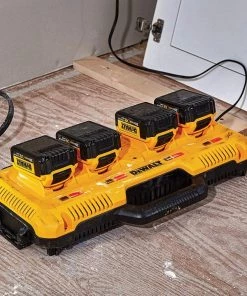 DeWalt Multiport Simultaneous Fast Charger -Tools Sales dcb104 8